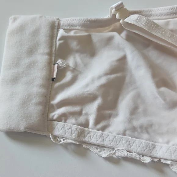 Victoria's Secret Ivory Lace Bustier - Picture 2 of 13